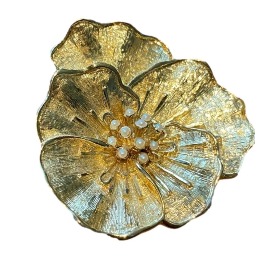 D’ORLAN Vintage Gold Tone Seed Pearl Brooch